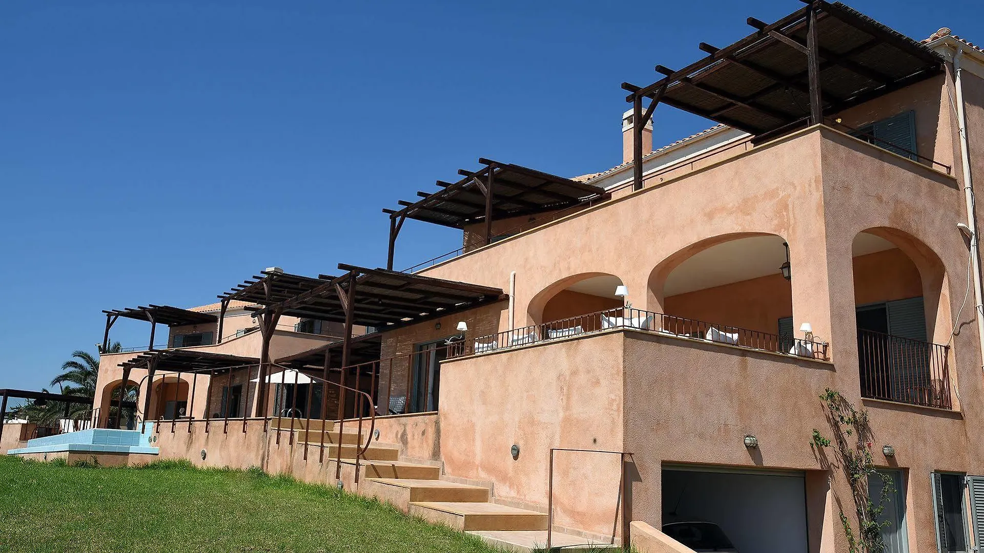 Absolute Villa By Stylish Stays Svoronata 4*,  Grécia